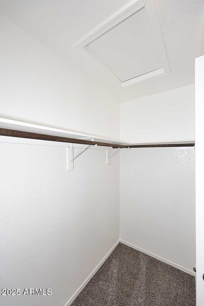 Building Photo - 4331 E Siesta Ln