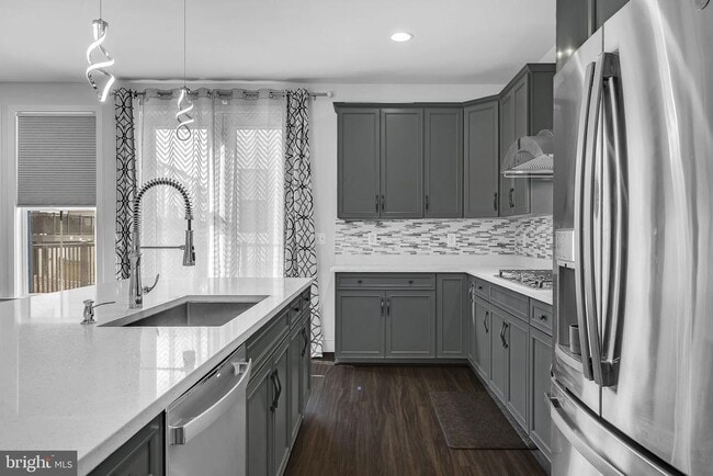 Building Photo - 23035 Sullivans Cove Sq