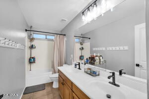 Building Photo - 11225 E Sylvan Ave