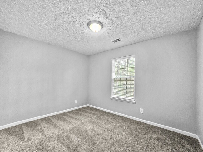 Building Photo - 1236 Liriope Ln SE