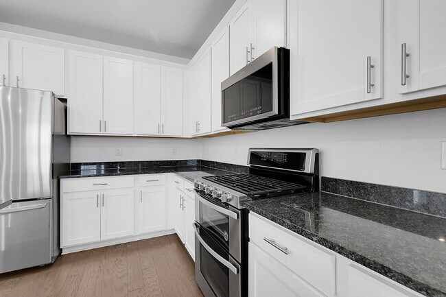 Building Photo - $2,595.00, 3 bed, 2.5 bath Townhouse in Au...