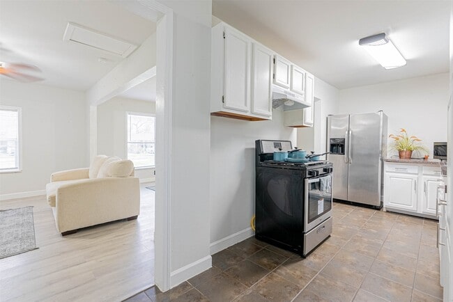 Building Photo - 3910 Luca St