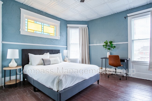 Building Photo - 813 Hall of Fame Dr