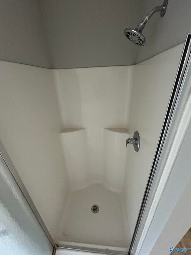 Building Photo - 3140 Lakeland Dr SW