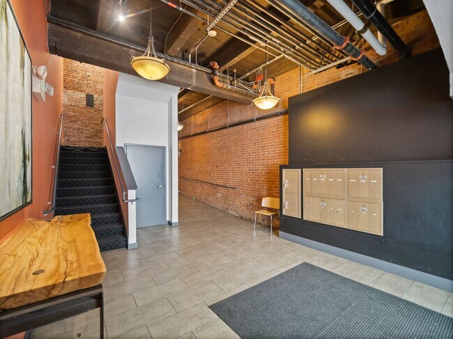 Building Photo - Premier Furnished 2 bedroom Downtown Spokane Condo