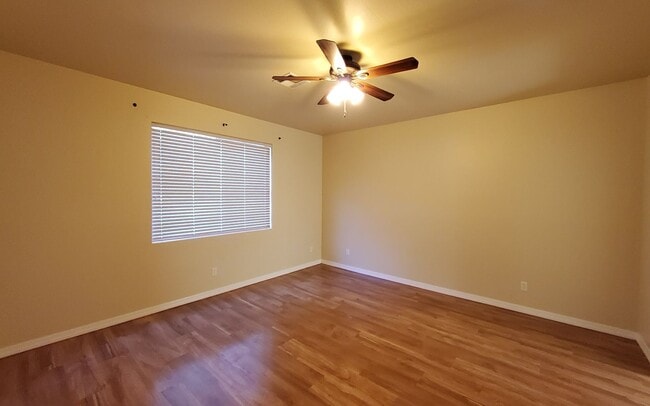 Building Photo - Three Bedroom Home