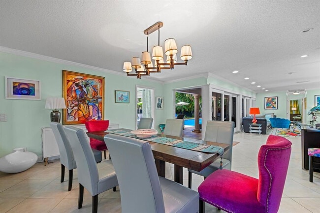 Building Photo - 2325 Barcelona Dr