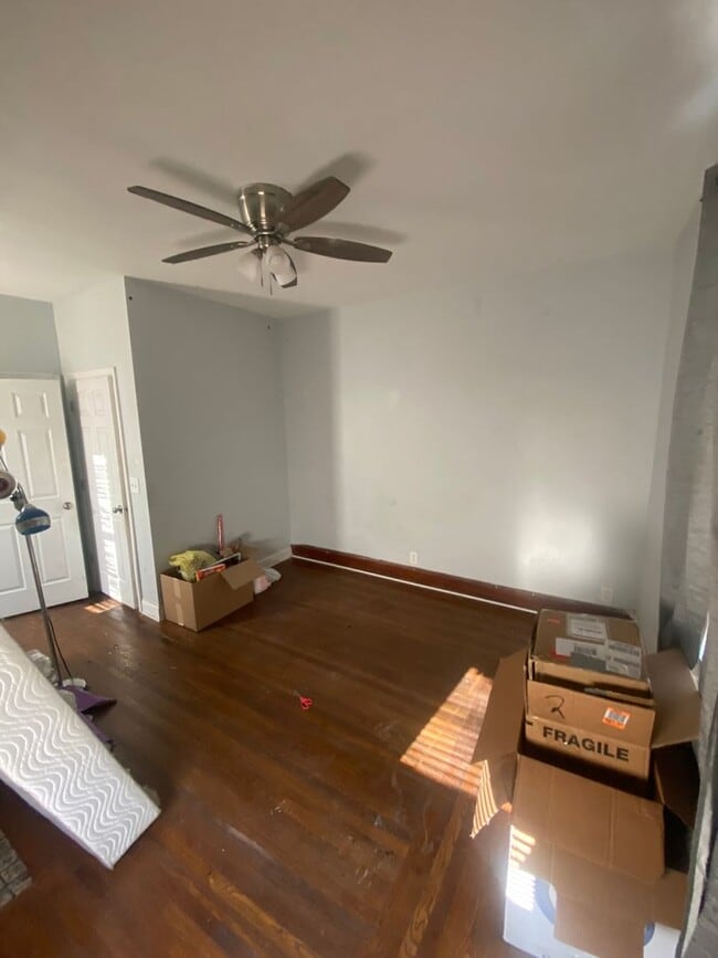 Building Photo - Two Bedroom in Cincinnati!