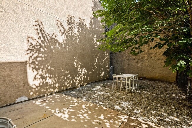 Building Photo - 2551 Grays Ferry Ave