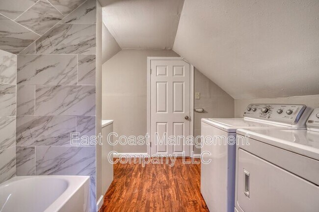 Building Photo - 9616 Mason Ave