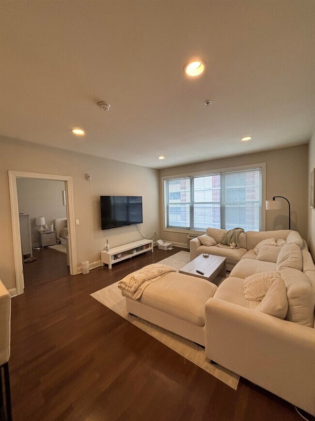 Building Photo - 100 Marshall St