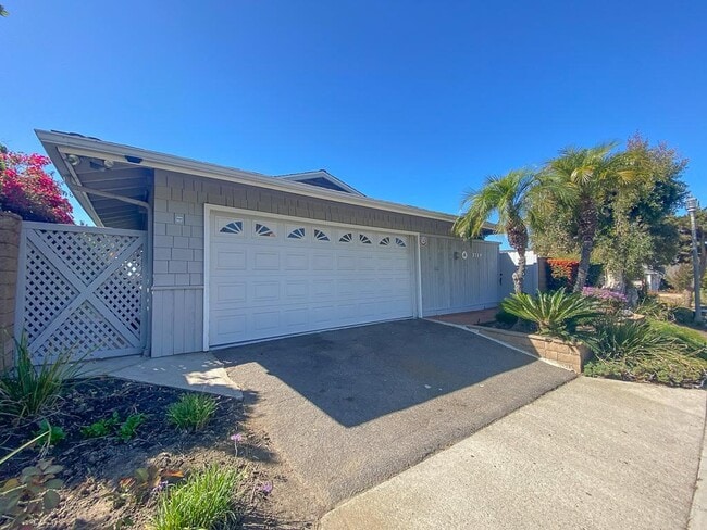 Building Photo - 2719 Via Arboleda