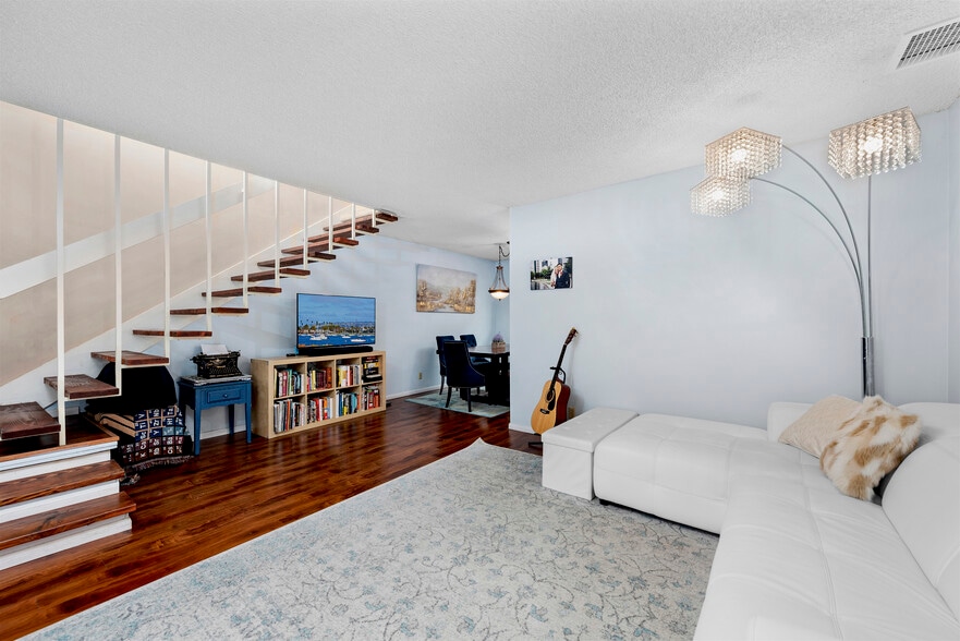 Building Photo - 2640 Worden St.