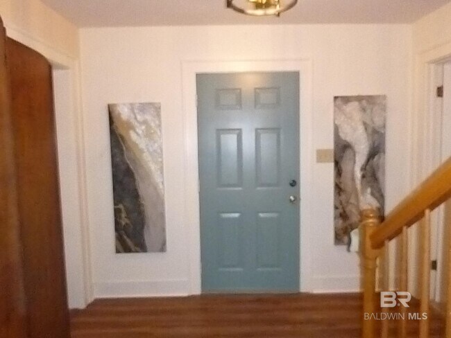 Building Photo - 19307 Scenic Hwy 98