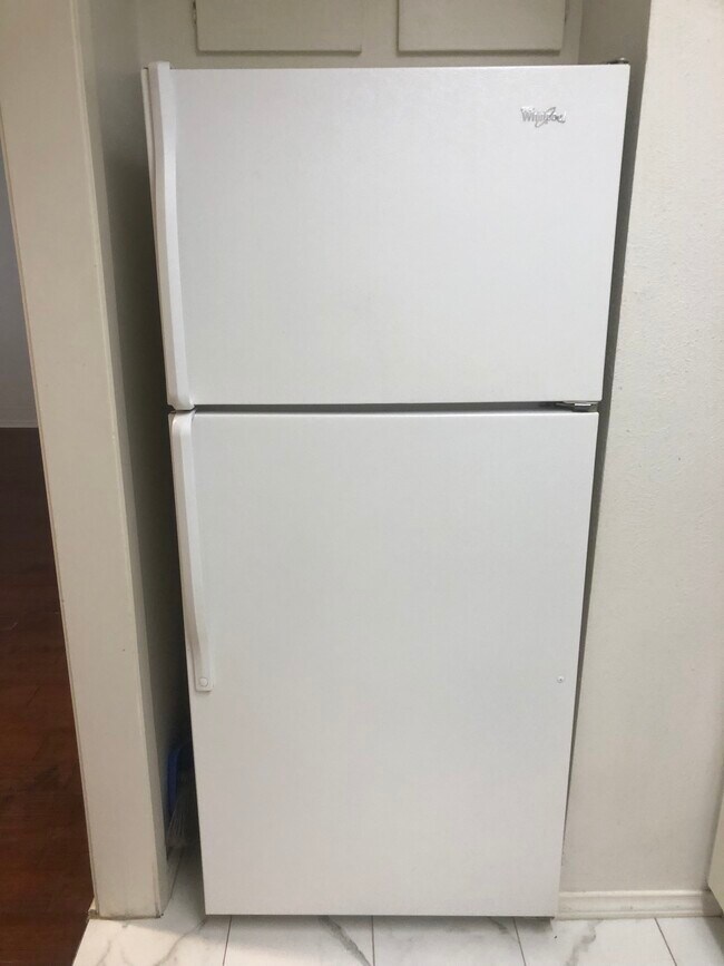 refrigerator - 12810 Midway Rd