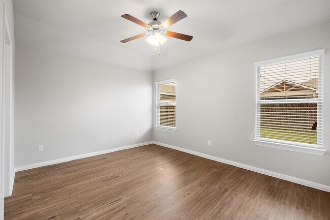 Building Photo - 13024 Tinker St