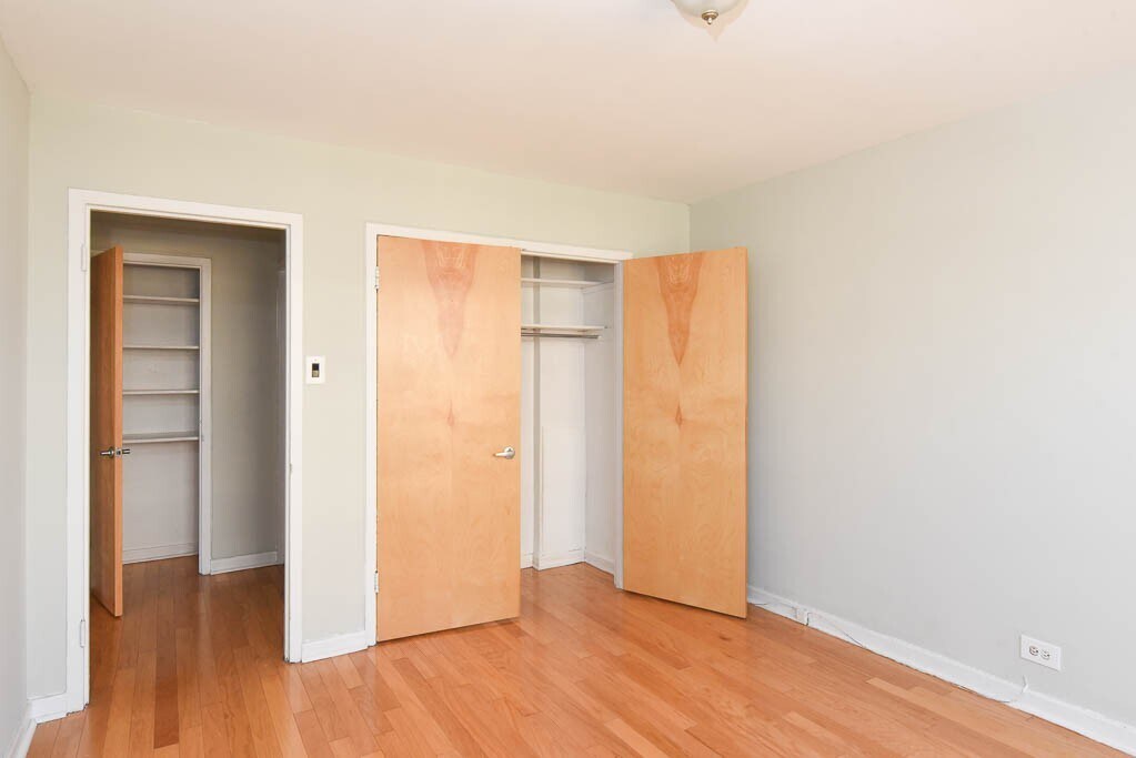 Building Photo - 428 W Wellington Ave