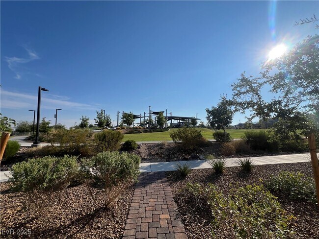 Building Photo - 2468 Bellinzona Pl