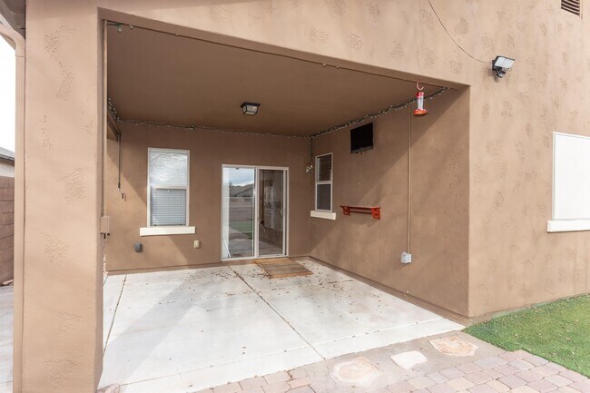 Building Photo - 1531 Essex Way