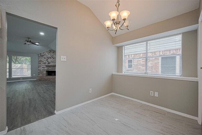 Building Photo - 2339 Loyanne Dr