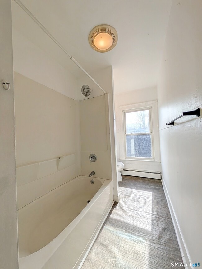 Building Photo - 102 Elm St