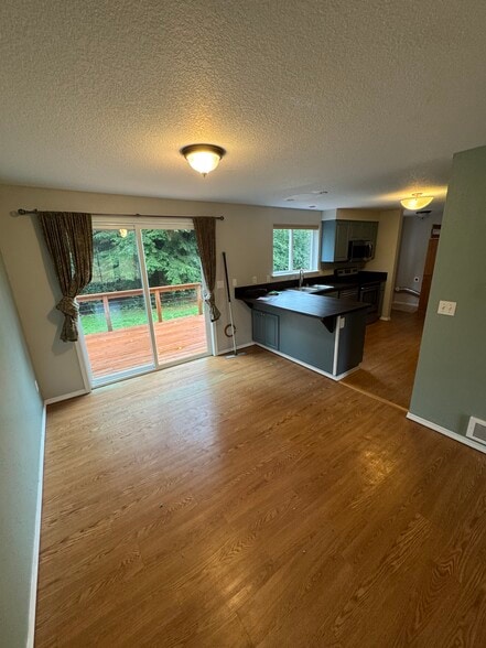 Kitchen - 35141 Boman Ln