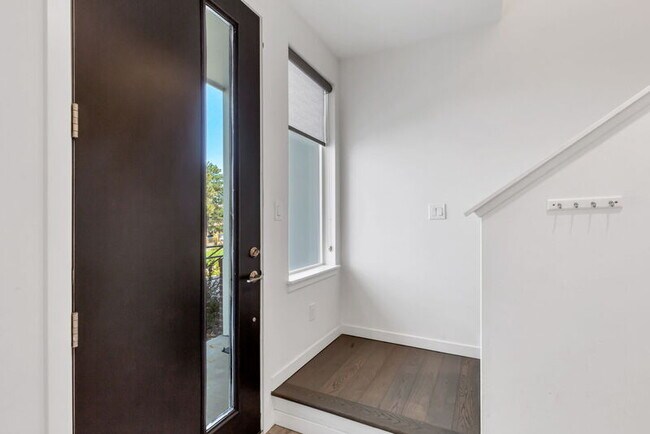 Building Photo - 8711 E Hampden Ave