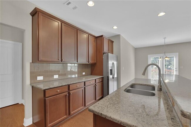Building Photo - 1710 Eastbrooke Pl