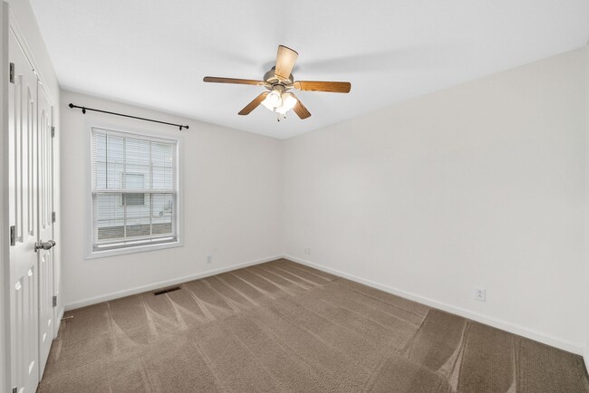 Building Photo - 1021 Glenhurst Way