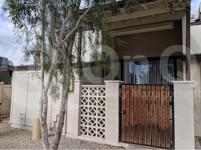 Primary Photo - 3646 N 69th Ave