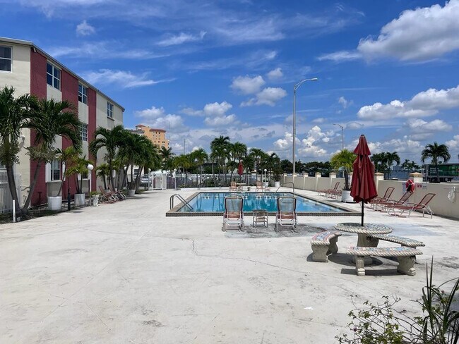 Building Photo - 1800 79th Street Causeway