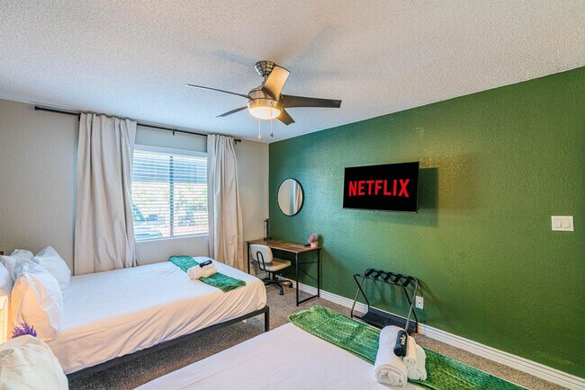 Building Photo - 8550 E McDowell Rd