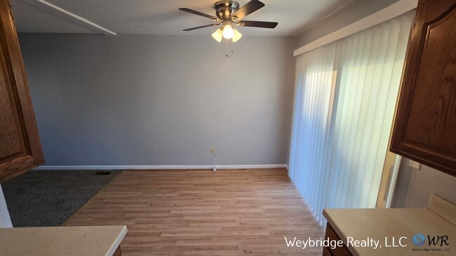 Building Photo - 3BD 1BTH Ranch in the Pleasant Run Neighbo...