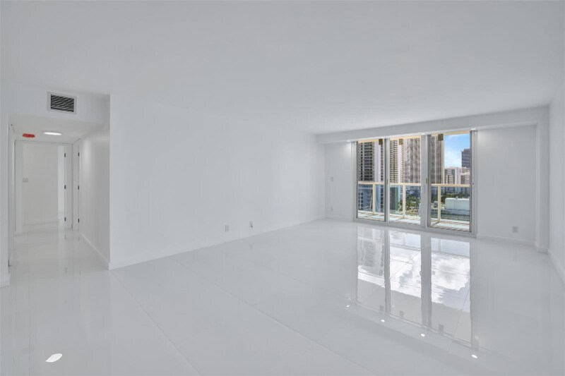 Building Photo - 3800 S Ocean Dr