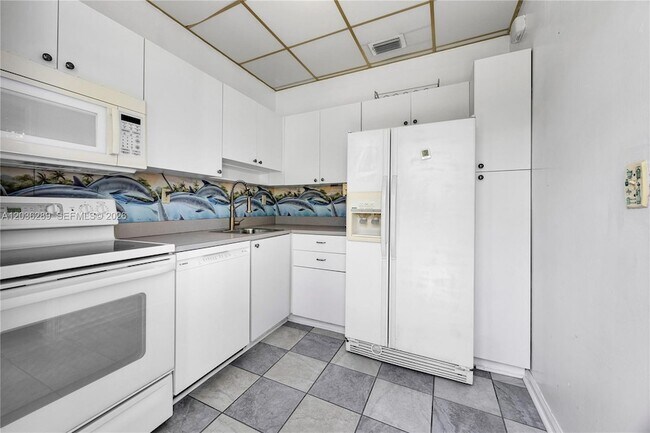 Building Photo - 5971 SW 48th St