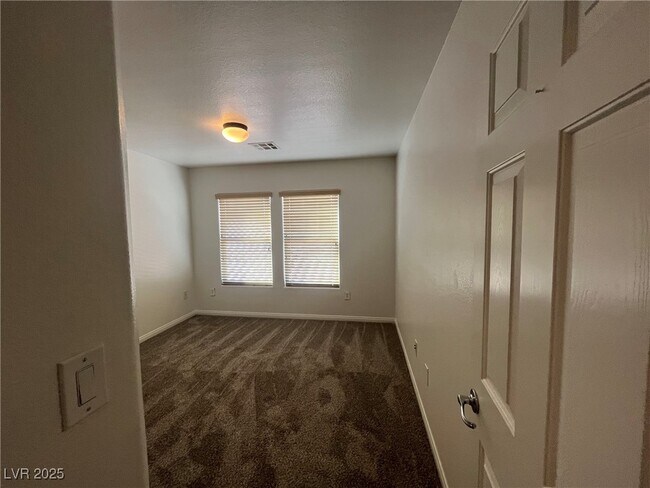 Building Photo - 6732 Sea Swallow St