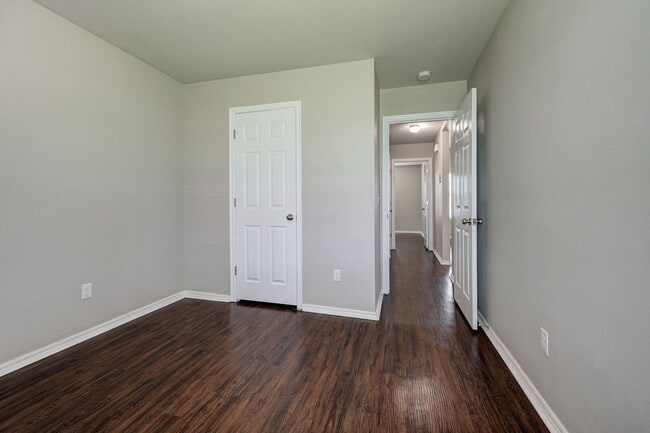 Building Photo - Gorgeous 3 Bed 2 Bath in Moore/SE OKC