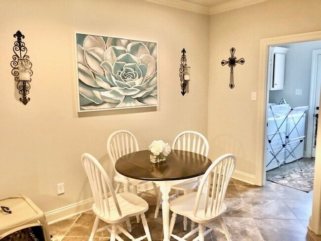 Building Photo - Oxford Mississippi 3BR, 3.5 BA condo in Creekside.