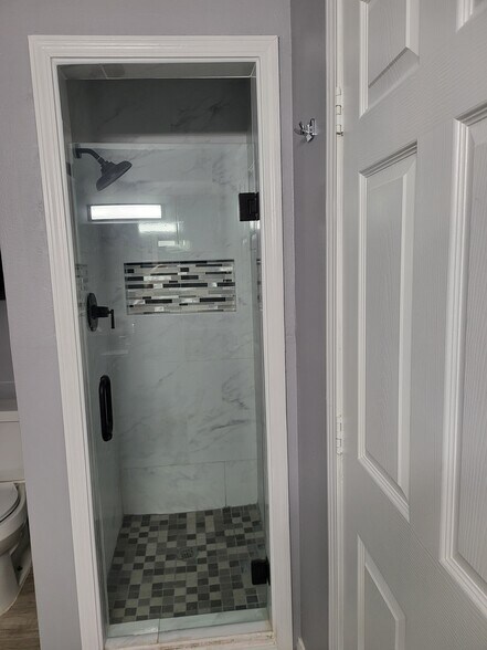 Building Photo - 2401 S Jackson Rd