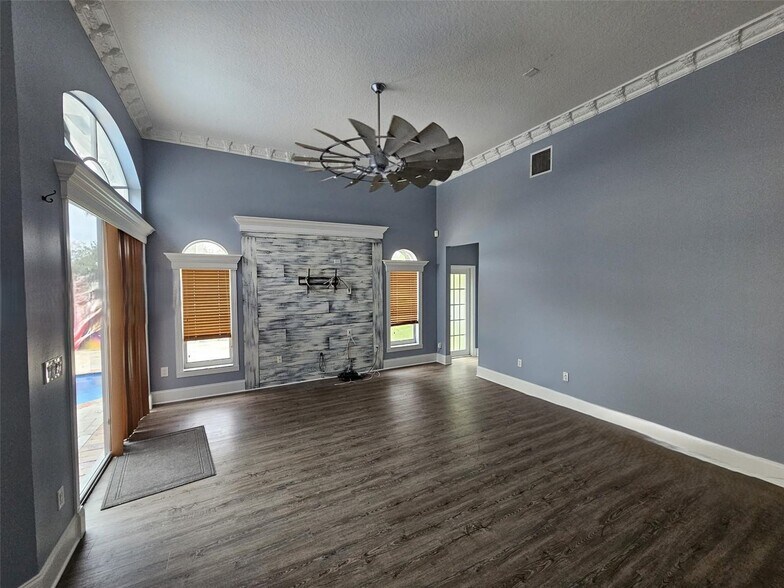 Building Photo - 13955 NW 22nd Ct