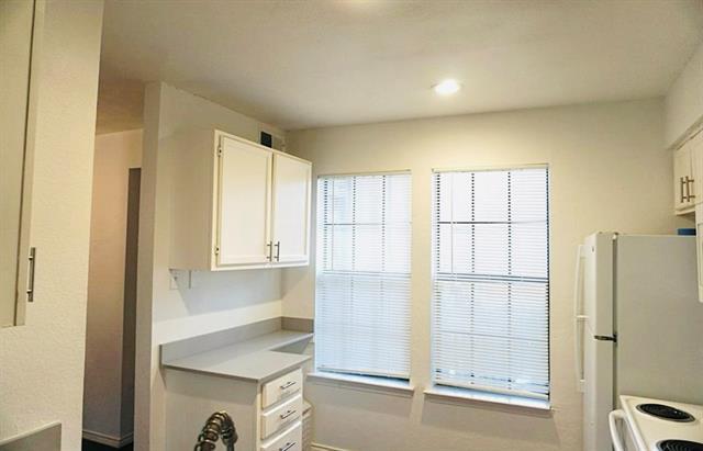 Building Photo - 4748 Old Bent Tree Ln