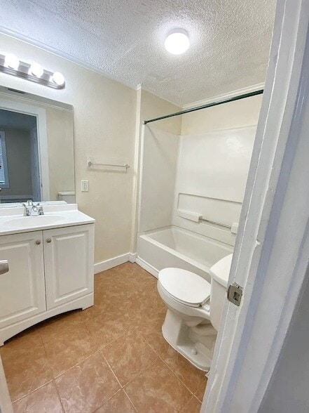 Building Photo - 5637 Birchman Ave