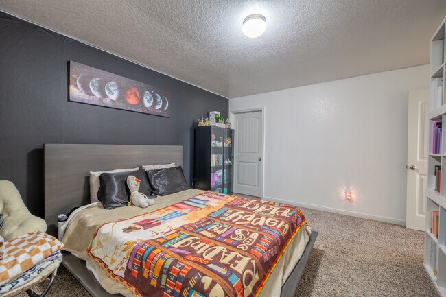 Building Photo - 4807 Marylebone Ave