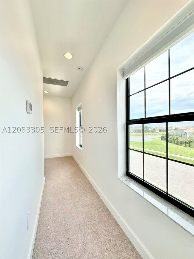 Building Photo - 8436 Lyside Dr