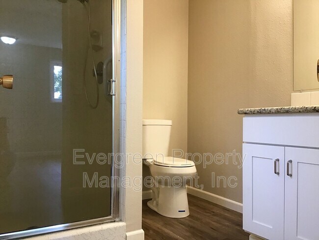 Building Photo - 24380 SE Bohna Park Rd