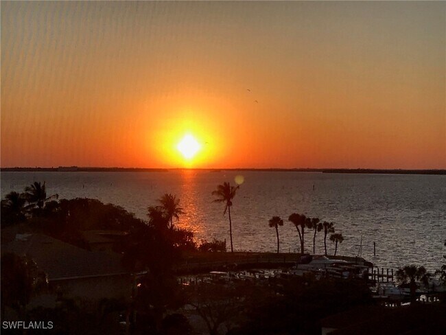 Building Photo - 14819 Laguna Dr