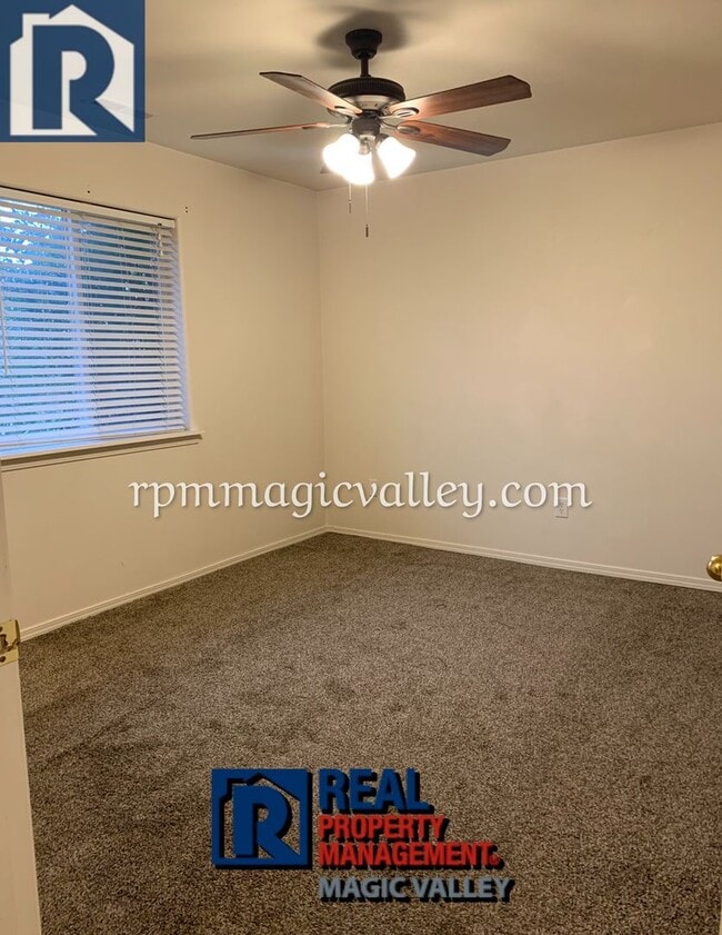 Building Photo - Cute Single-Family Home Available!!