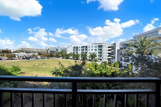 Building Photo - 4221 W Spruce St