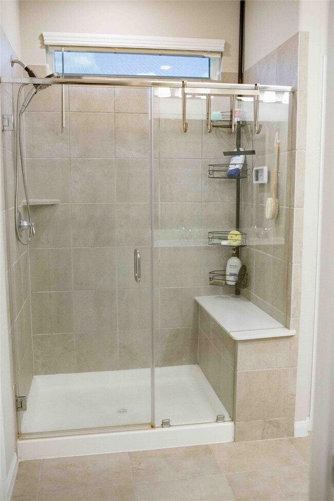 Building Photo - 2115 Bear Oak Ct