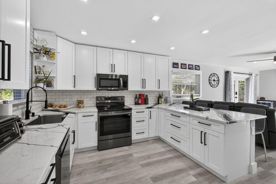 Building Photo - 2388 S Wallen Dr